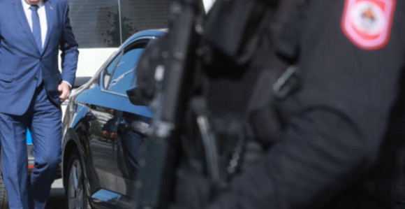 Dodik otpustio 100 policajaca, ne treba više da ga čuvaju