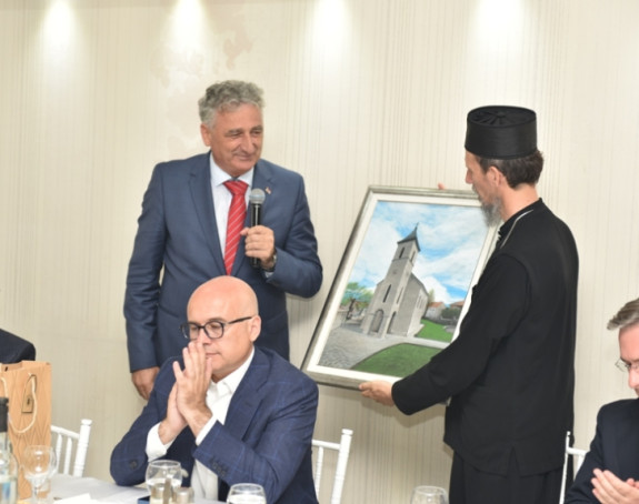 Zvaničnici Srpske ostali bez ručka i prigodnih poklona