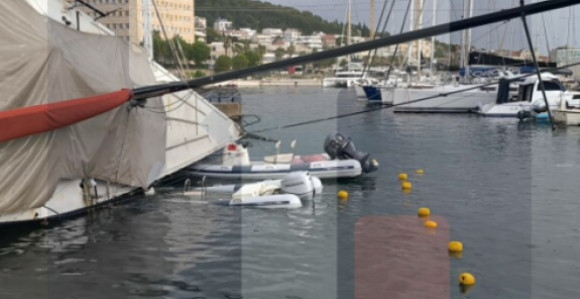 Nevrijeme u Splitu, jedan brod potonuo nakon sudara