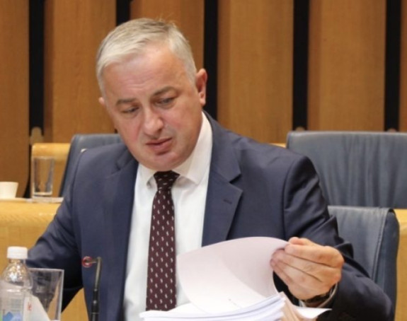 Mora se stati u kraj korupciji i pogubnoj privatizaciji !