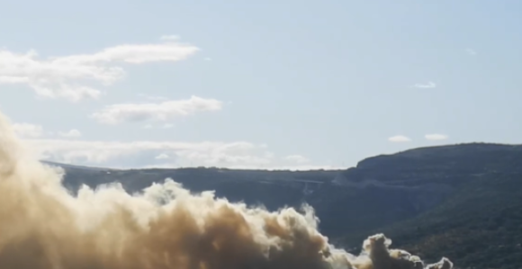 Požar u mostarskoj firmi, dio grada prekrio gusti dim