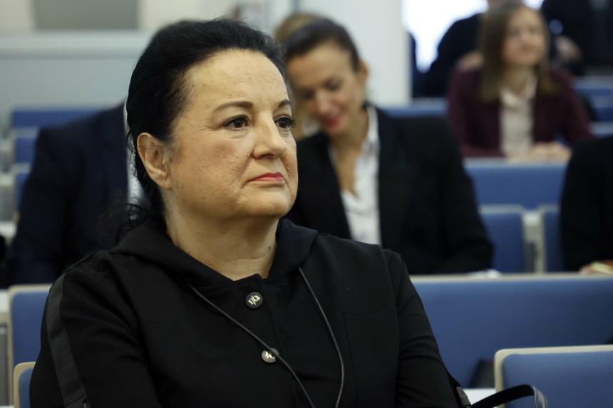 Цијену струје морају пеглати по леђима грађана и привреде