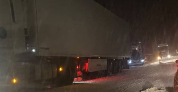 Снијег направио проблеме: Чачани ноћ провели у мраку