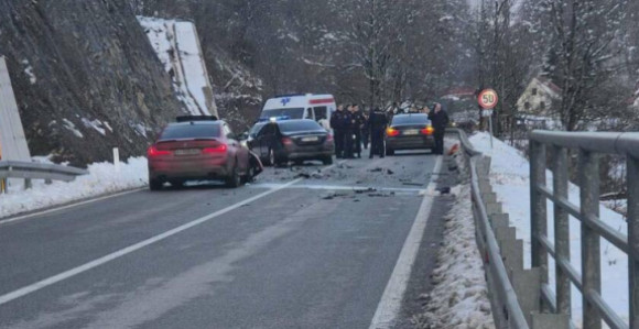 Povrijeđena tri policajca iz pratnje premijera Spajića