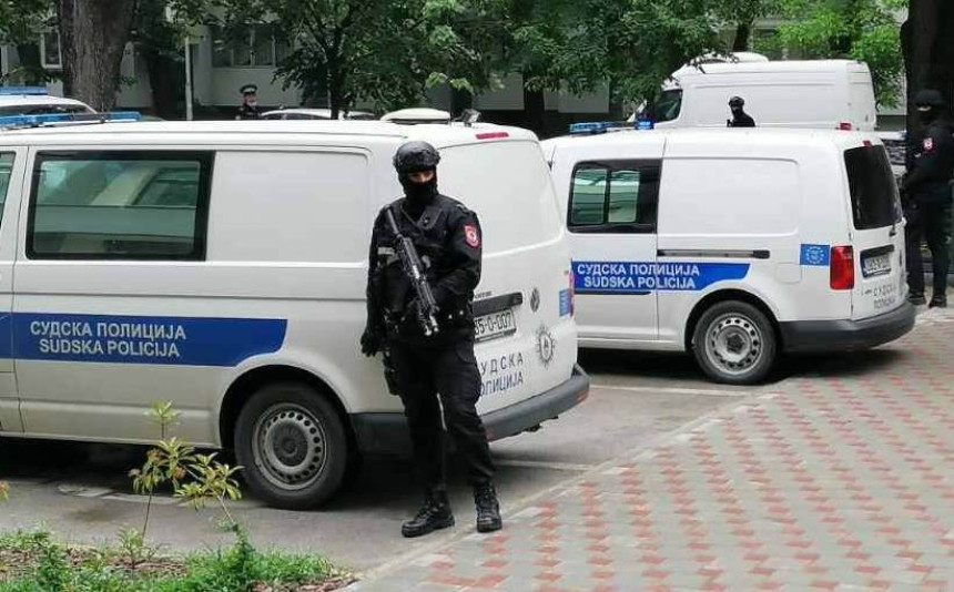 У КПЗ Добој спроведено лице са потјернице