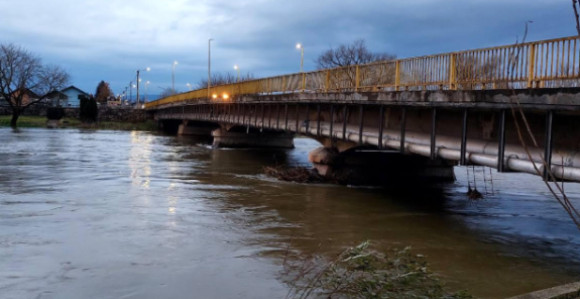 Претежно облачно вријеме с кишом и сусњежицом