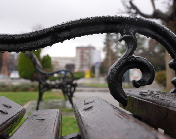 Pretežno oblačno, ujutro i uveče sa slabom padavinama