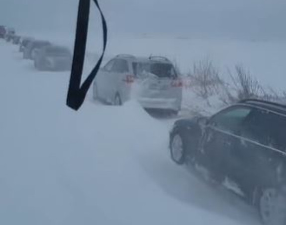 Snijeg napravio haos u Rumuniji, na putevima kolaps