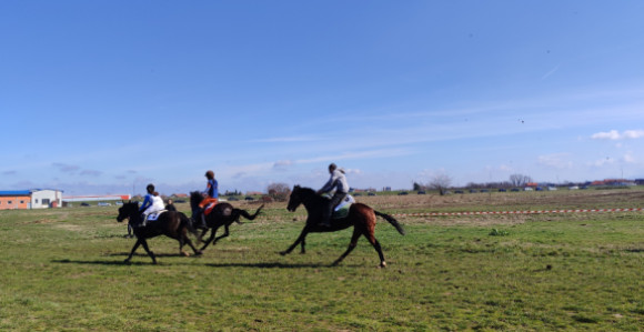 Održane humanitarne konjičke trke u Bijeljini