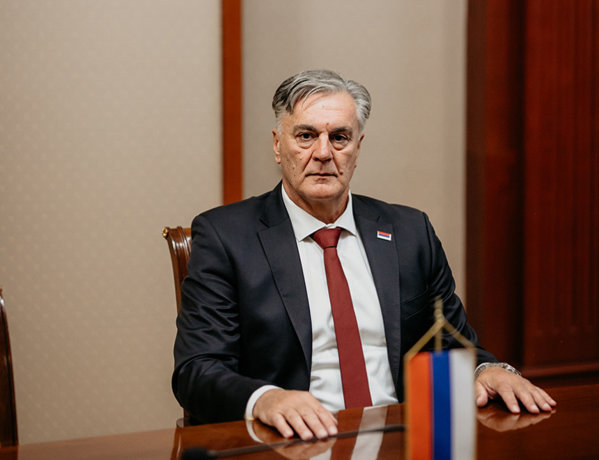 Предсједник Српске Синиша Каран отпуштен из УКЦ-а Републике Српске