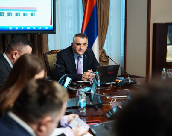 Minićeva Vlada samo se zadužuje, uzimaju kredit na kredit