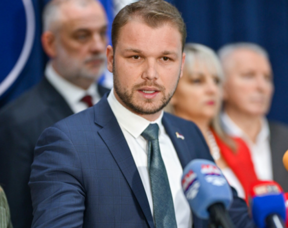 U kojem svojstvu Dodik govori o institucijama RS?!