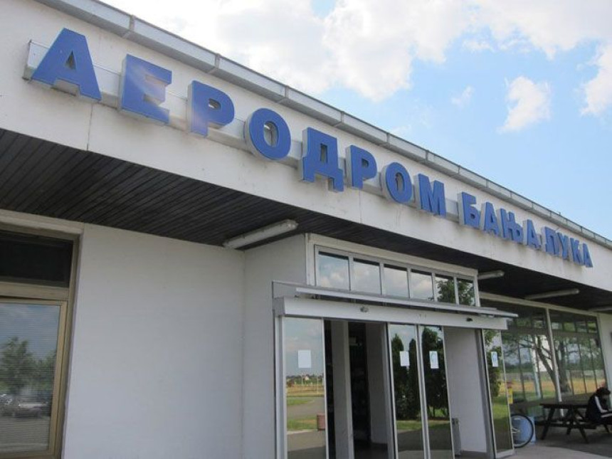 Таксиста платио 50 КМ за 59 минута на Аеродрому Бањалука