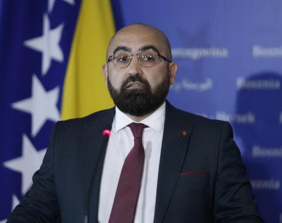 Amidžić odbio, pa Hasanović potpisao prenos novca CIK-u