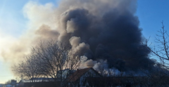 Велики пожар у насељу Буквик код Брчког, има повријеђених (ВИДЕО)