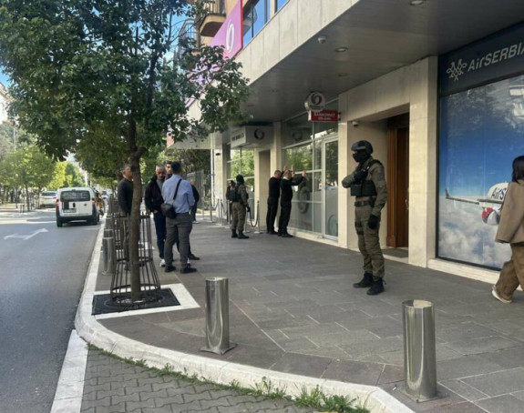 Policija opkolila zgradu u kojoj živi brat Mila Đukanovića