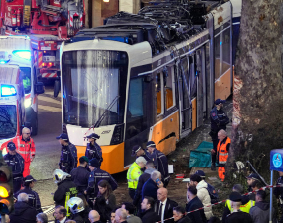 Dvije osobe poginule, 38 povrijeđeno u udesu tramvaja