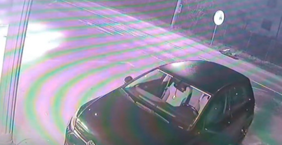 Kotor Varoš: Vozilo uletjelo u dvorište, sve snimile kamere