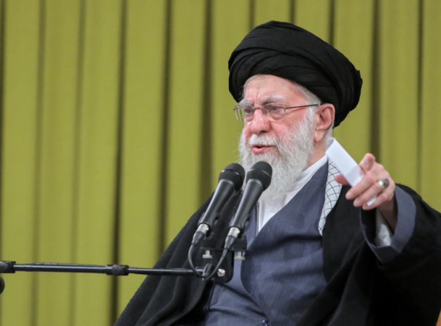 Ajatolah Ali Hamnei ubijen u napadu SAD i Izraela