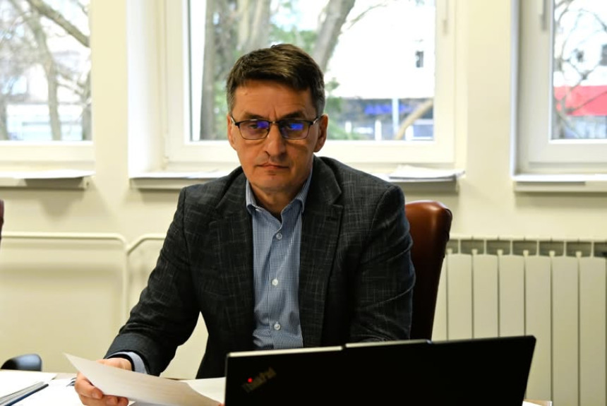 Vapaj iz Željeznica Republike Srpske: Na gušite nas!