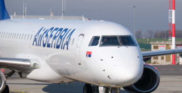 Авион Ер Србије из Дубаија слетио у Београд у 6.21