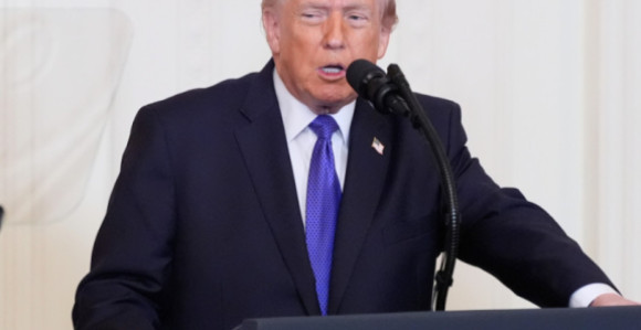 Tramp poručio da prekida trgovinu sa Španijom