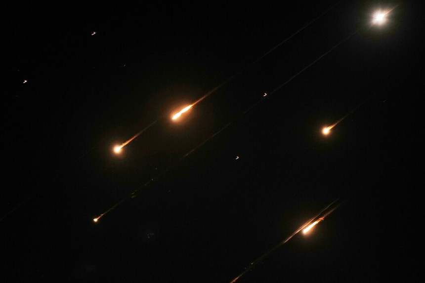 Иран извео низ напада на америчке и израелске циљеве