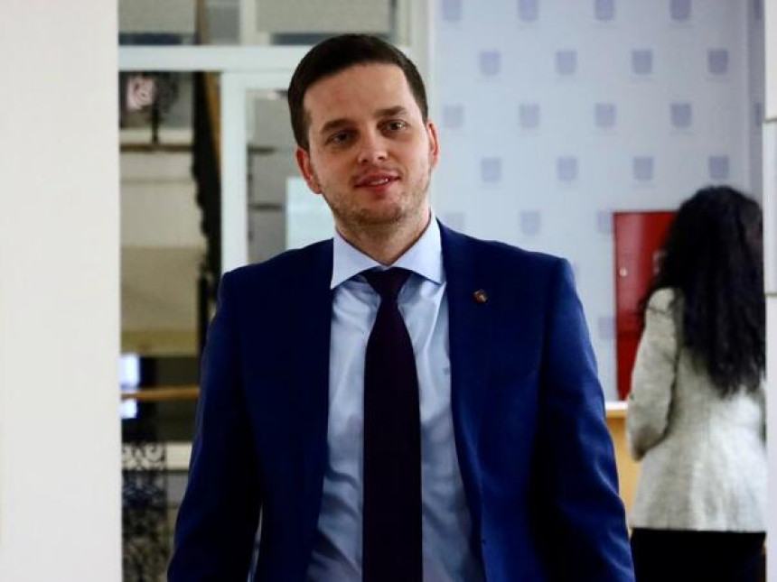 Pala vlada Kantona Sarajevo, prihvaćena ostavka Nihada Uka