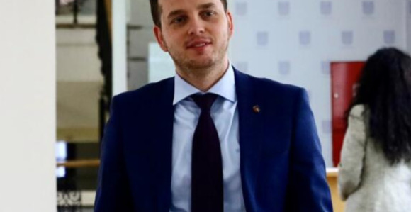 Pala vlada Kantona Sarajevo, prihvaćena ostavka Nihada Uka