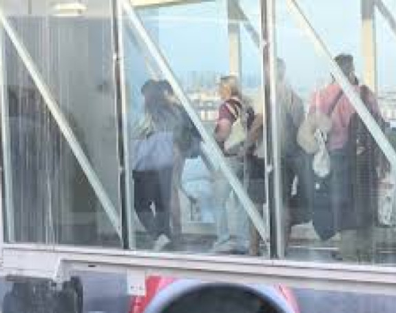 Evakuacija avionom iz Dubaija košta više od 1.000 evra