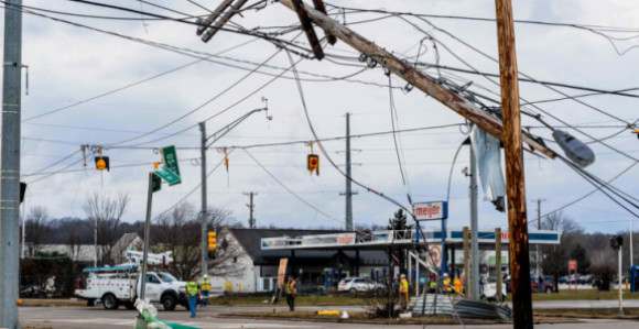 Торнадо однио најмање шест људских живота