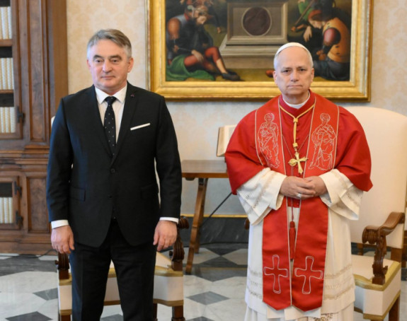 Rampa u Vatikanu za Željku Cvijanović i Denisa Bećirovića, papa se sastao samo sa Komšićem