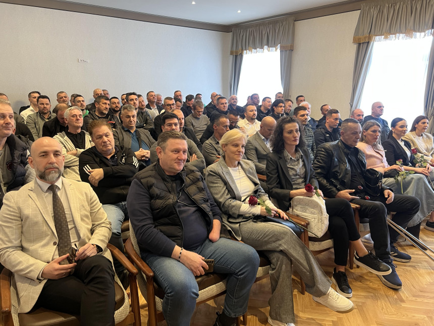 Станивуковић уручио рјешења о суфинансирању спортских организација