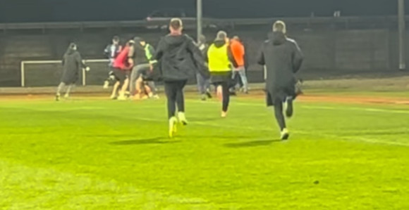 Oglasila se policija o tuči na stadionu u Doboju (VIDEO)