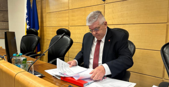 U Parlamentu FBiH smijenjen Dragan Mioković