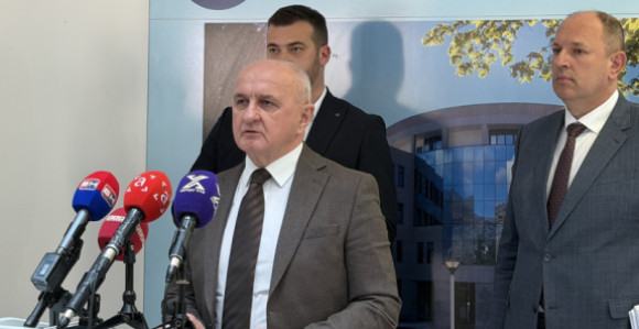 Влада не може да се задужи колико јој треба