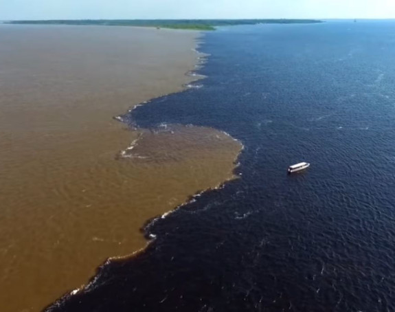 Ovo su dvije rijeke koje se susreću, ali se ne miješaju