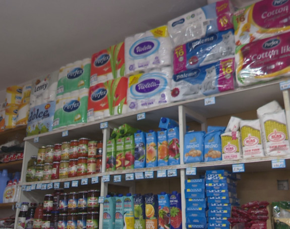 Ljudi gomilaju hranu, potrepštine i gorivo - bojimo li se rata?