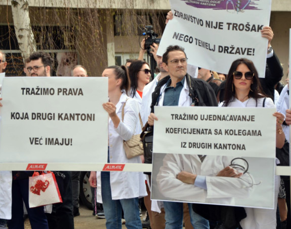 Poslednje upozorenje Vladi: Dogovor ili štrajk