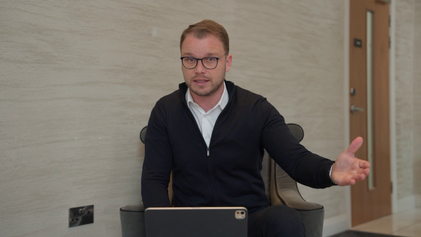 Niko bolje od SNSD-a ne sluša strance i ne gazi Ustav Srpske