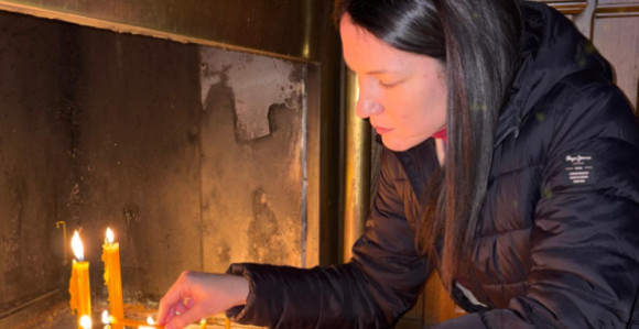 Тривићева прислужила свијећу за страдале у Мартовском погрону