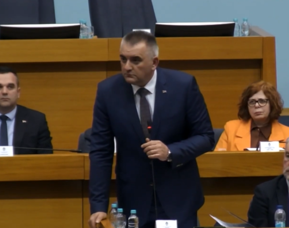 Minić otkrio kako je kum sa porodicom Dodik (VIDEO)