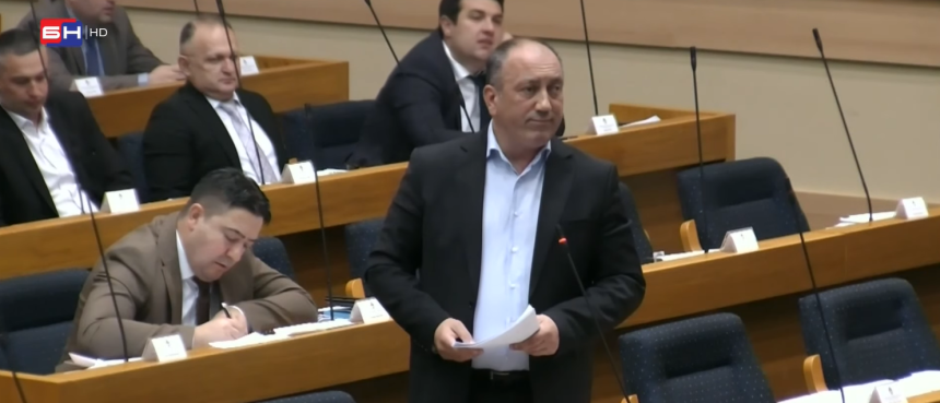 NS RS: Opomene, prekidi i pritisci na opoziciju (VIDEO)