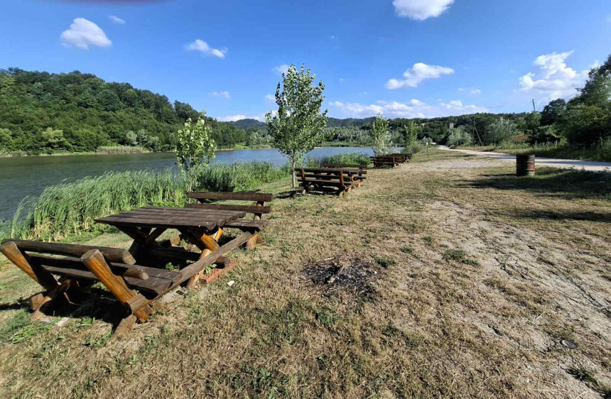 Srpska uvodi porez vlasnicima nelegalnih vikendica