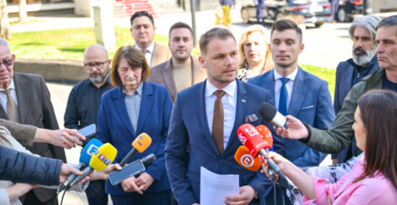 Станивуковић позива Стевандића: Хитно у процедуру и закон