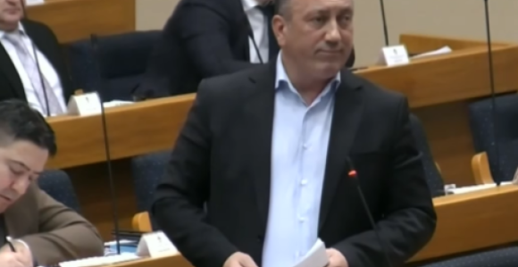 НС РС: Опомене, прекиди и притисци на опозицију (ВИДЕО)