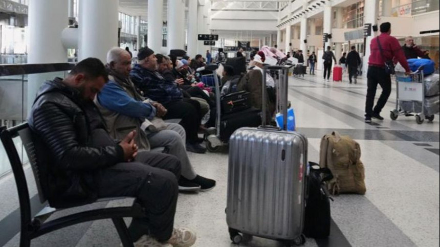 Због рата у Ирану десетине хиљаде путника блокирано