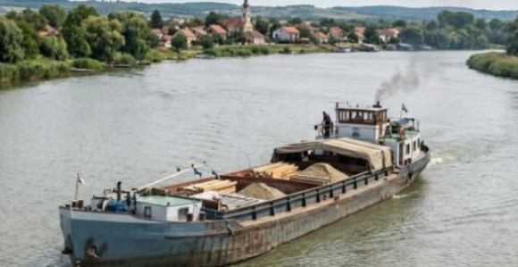 Стечајни управник оптужен због продаје теретног брода