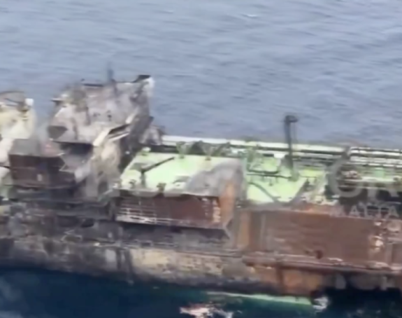 Oštećeni ruski tanker pluta Sicilijanskim moreuzom