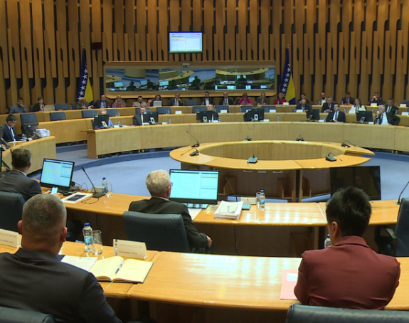 HDZ i SNSD udruženi protiv smanjenja akciza na gorivo